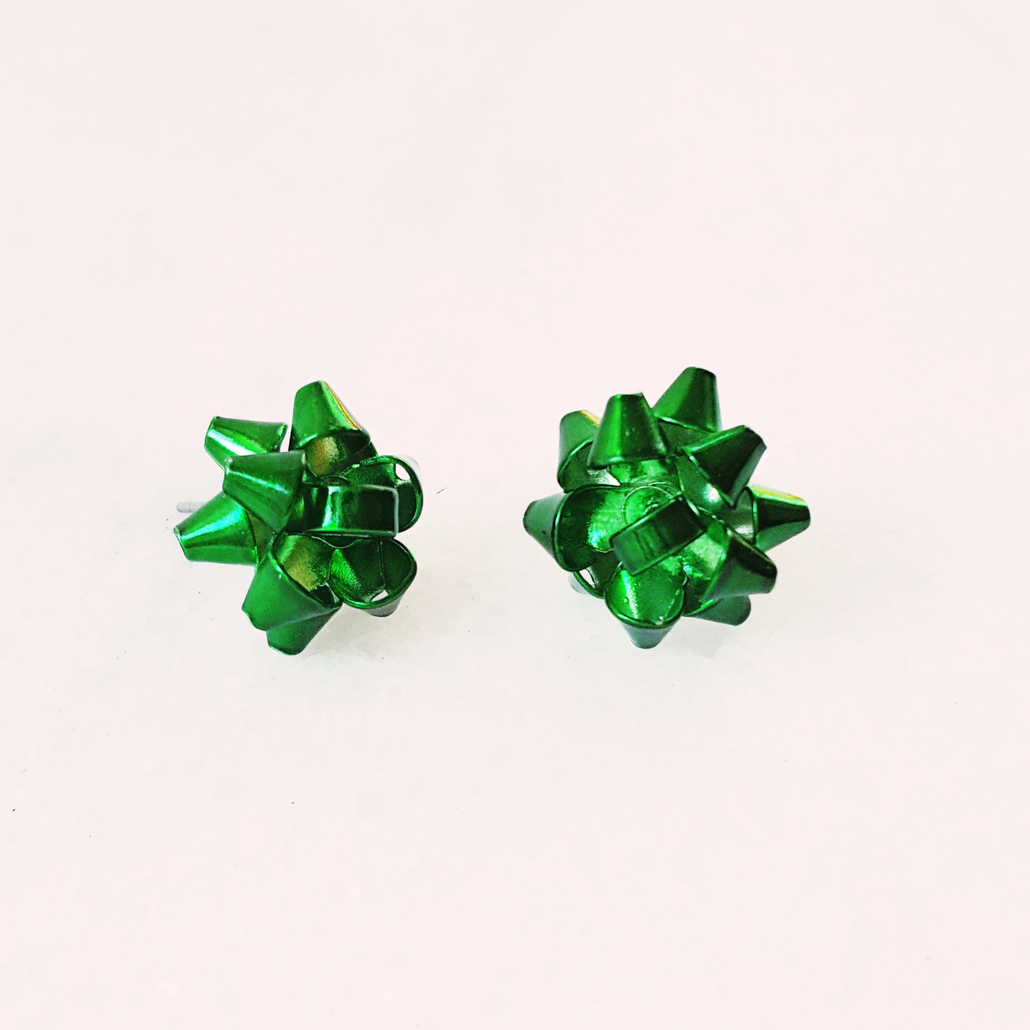 green bow earrings