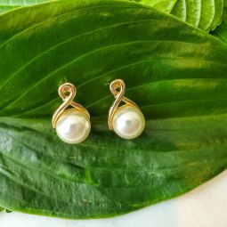 Pearl & Gold Loop Earrings